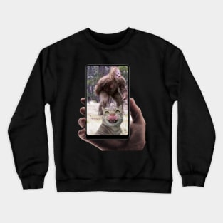 CAT SELFIE WITH BIGFOOT Crewneck Sweatshirt